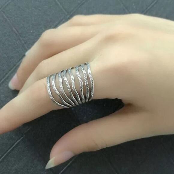 STERLING SILVER ENGRAVED PEBBLE STONE RING - Picture 2 of 6